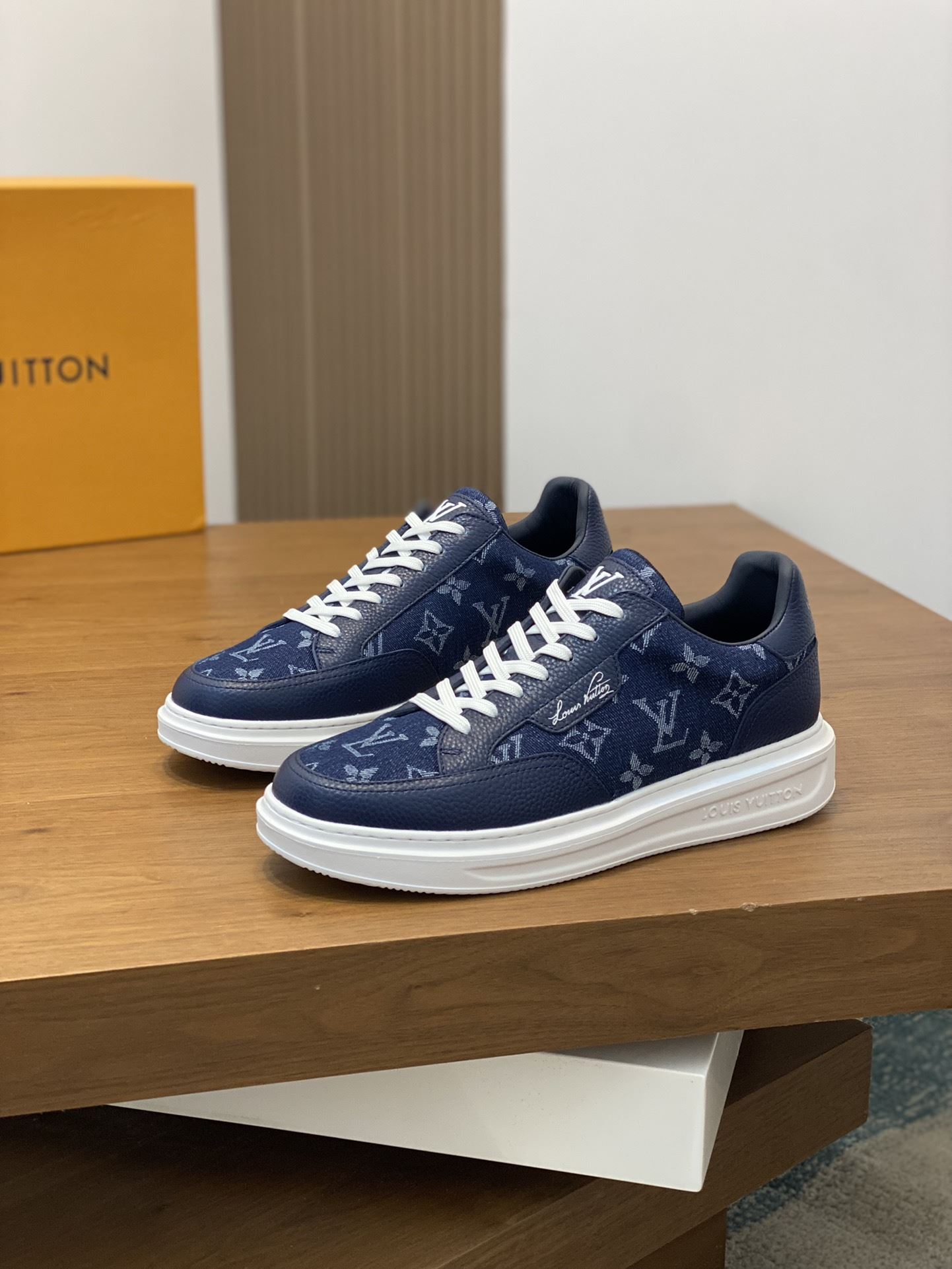 Louis Vuitton Low Shoes